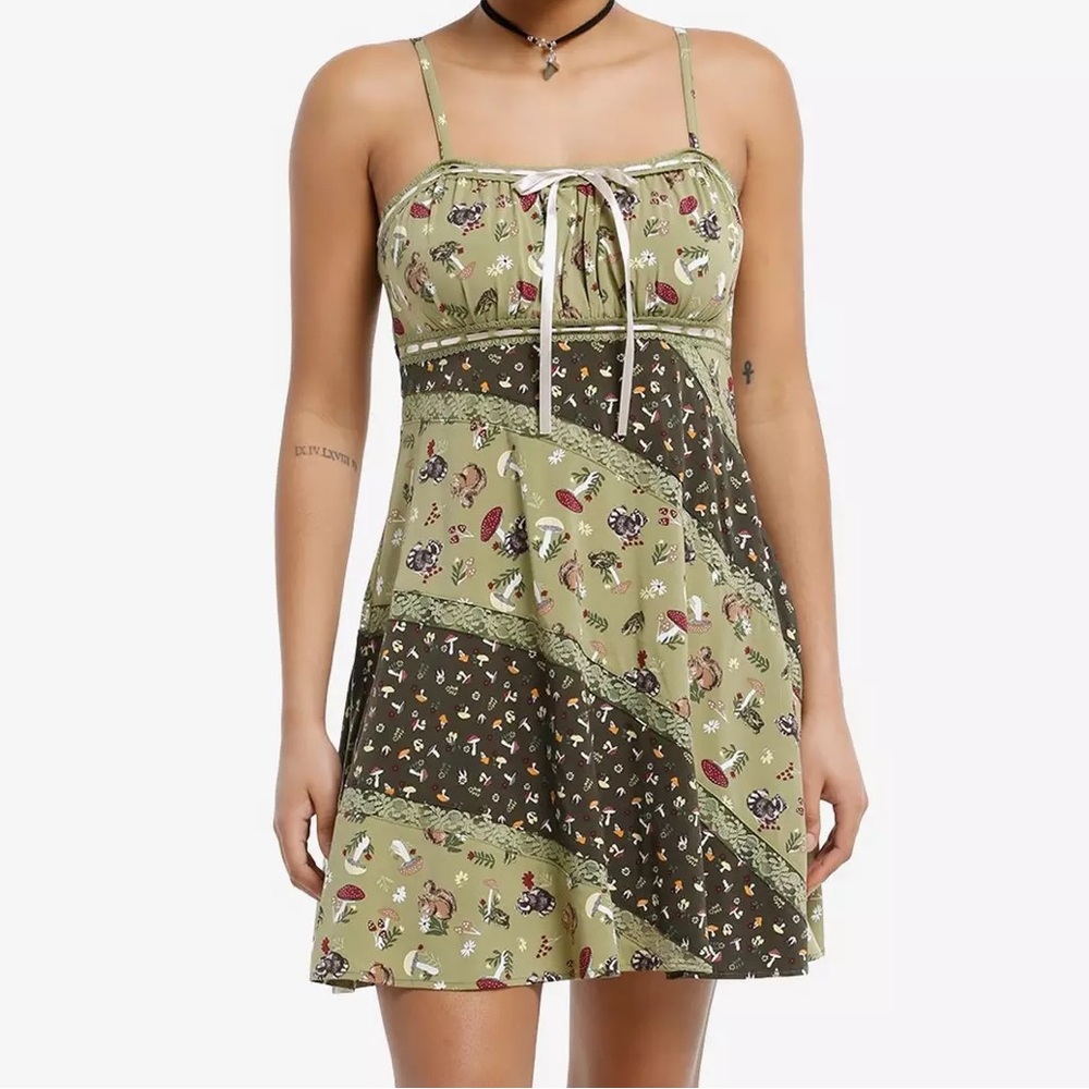 Thorn & Fable‎ Woodland Floral Split Pattern Cami Dress Hot Topic